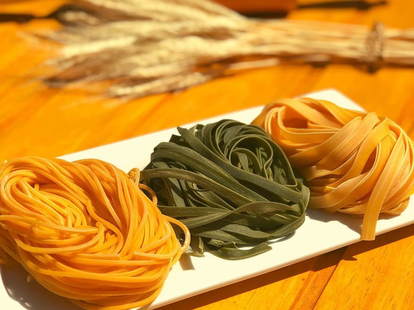 Ninhos de tagliatelle fresco